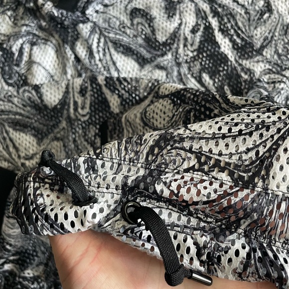 VS Victoria Sport Bundle workout sweaters / hoodies / pullovers/ jersey - Picture 3 of 9